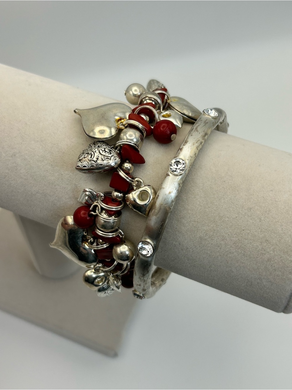 Vintage Bracelets Qty 2 Red & Silver Tone Beads & Charms Stretch Hinged Bangle - Picture 3 of 13